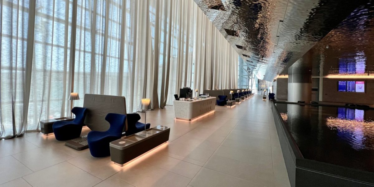 Bigger is Better: Qatar Airways Al Mourjan Business Lounge Review