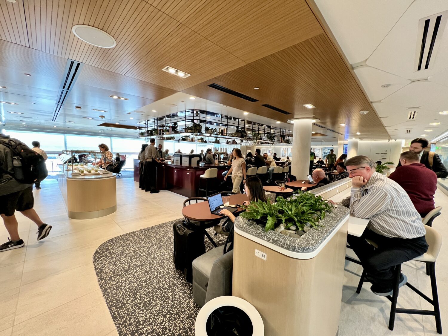 capital one lounge denver bar