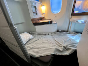 Hawaiian first class bed
