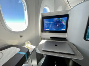 moving map Hawaiian Airlines